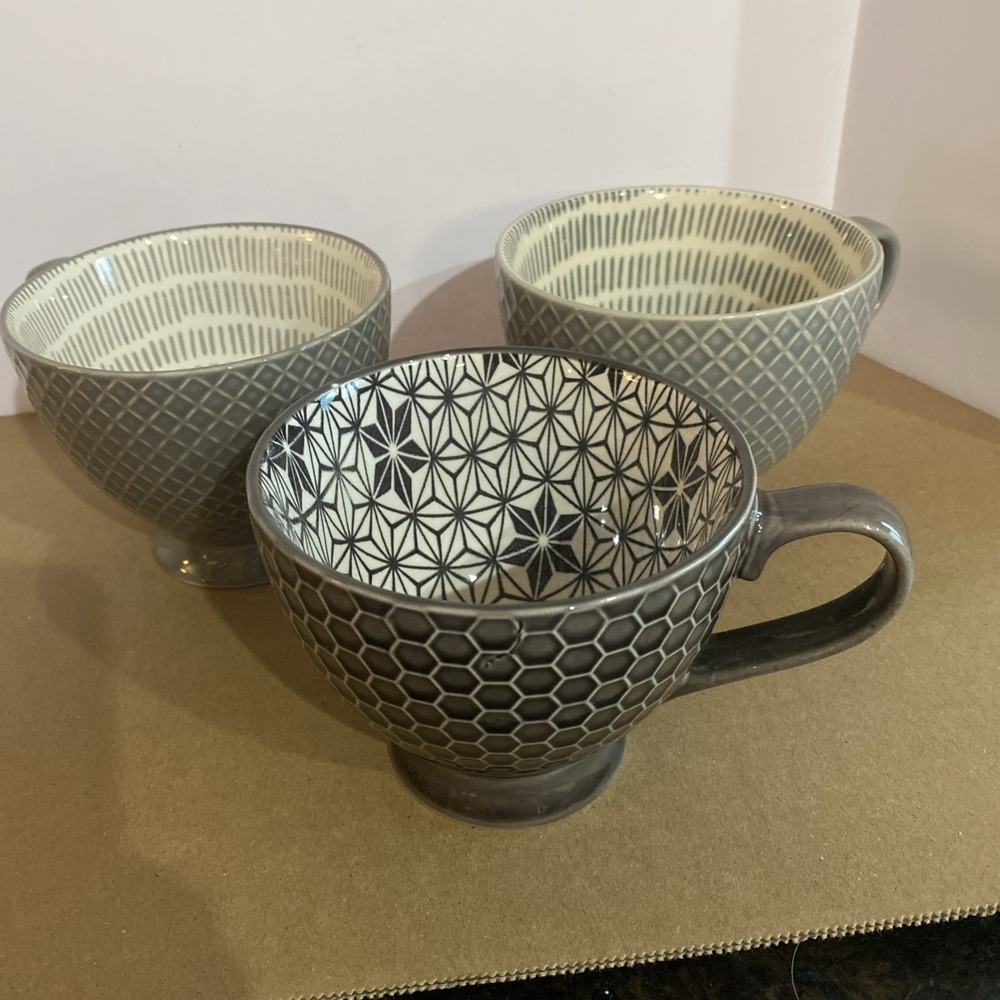 3 Signature Housewares Footed Ceramic Coffee Mugs Honeycomb/Triangle Pattern